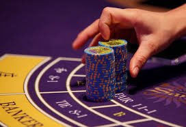 Casino-style games lobby on 188 ph including live dealer and slots